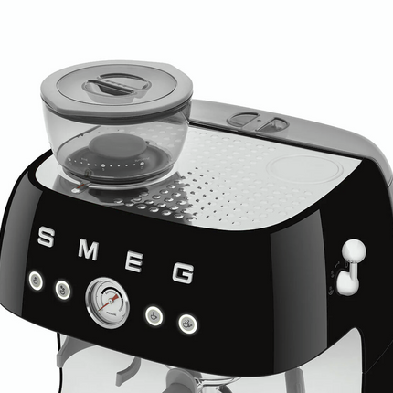 SMEG Espressomaschine mit integrierter Kaffeemühle Siebträger EGF03 schwarz